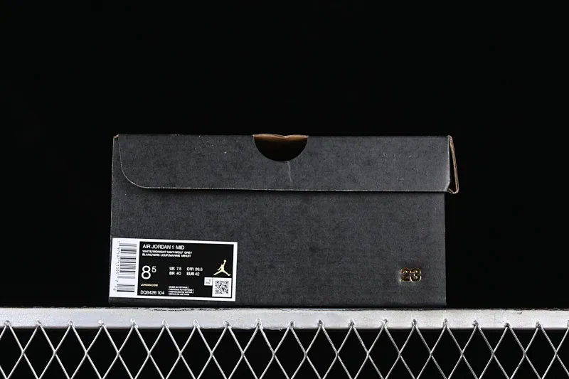 All categories Air Jordan Jordan series basketball shoes Air Jordan 1 Mid Air Jordan 1 Mid AJ1 Joe 1 gray blue Zhongbang basketball shoes DQ8426-104